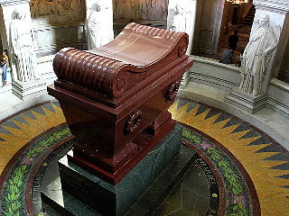 パリの廃兵院に安置されたナポレオンの棺